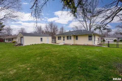 823 S Spring St, Geneseo, IL 61254 photo 11