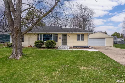 823 S Spring St, Geneseo, IL 61254