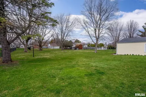 823 S Spring St, Geneseo, IL 61254 photo 10