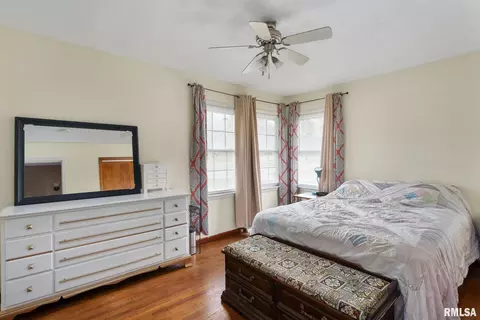 823 S Spring St, Geneseo, IL 61254 photo 5