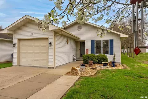1305 E 9th St, West Frankfort, IL 62896