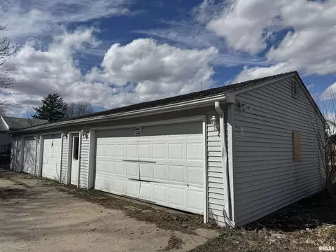 920 N Walnut St, Kewanee, IL 61443 photo 5