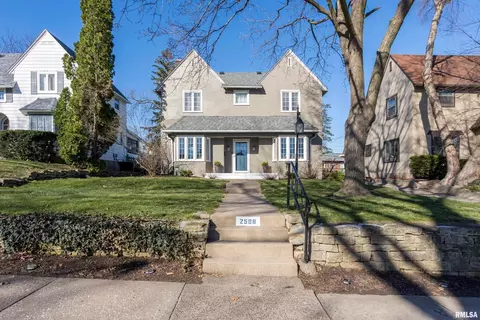 2508 Scott St, Davenport, IA 52803