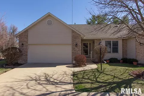 2181 Norman Ct S, Bettendorf, IA 52722