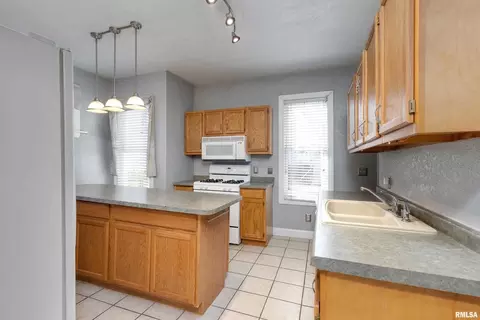 1725 12th St, Moline, IL 61265 photo 6
