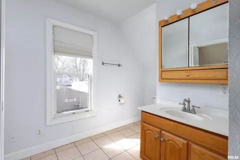 1725 12th St, Moline, IL 61265 photo 16