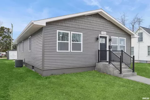 1304 14th Ave, Fulton, IL 61252