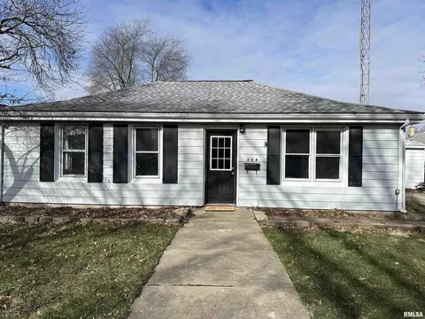 304 S Galena St, Wyoming, IL 61491