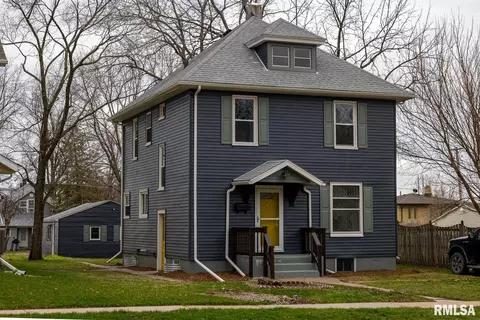 1539 Mississippi Blvd, Bettendorf, IA 52722