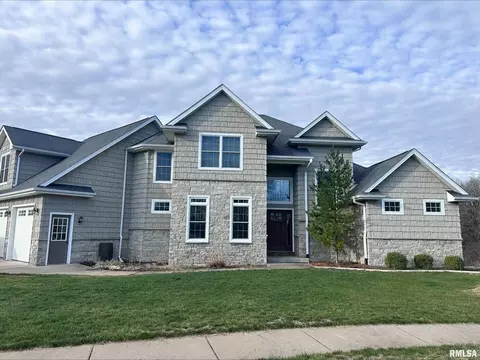 309 W 6th Avenue Pl, Coal Valley, IL 61240
