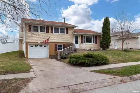 905 80th Ave W, Rock Island, IL 61201