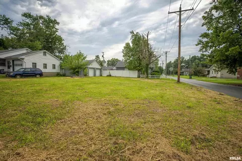 211 N Anna St, West Frankfort, IL 62896