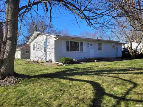 101 W Park St, Camp Point, IL 62320
