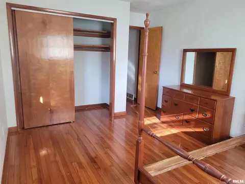 101 W Park St, Camp Point, IL 62320 photo 8