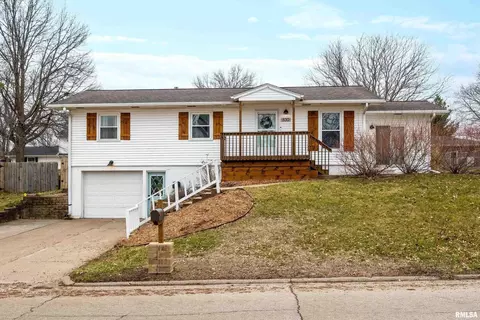 830 Wier St, Muscatine, IA 52761