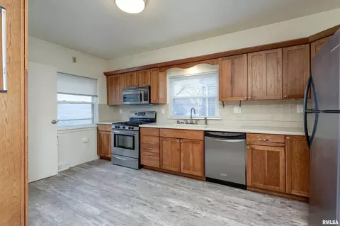 1328 19th Ave, Moline, IL 61265 photo 9