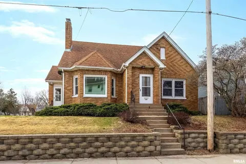 1328 19th Ave, Moline, IL 61265