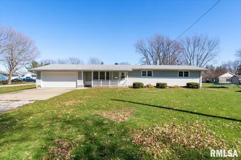 312 N 4th Ave, New Windsor, IL 61465