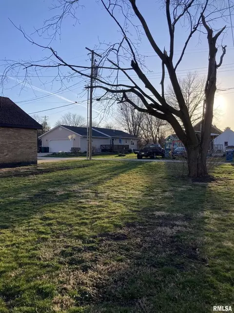 205 N School St, Atkinson, IL 61235 photo 16