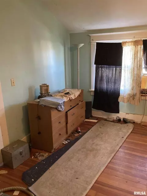 205 N School St, Atkinson, IL 61235 photo 8