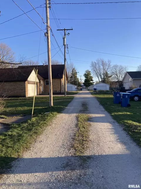 205 N School St, Atkinson, IL 61235 photo 22