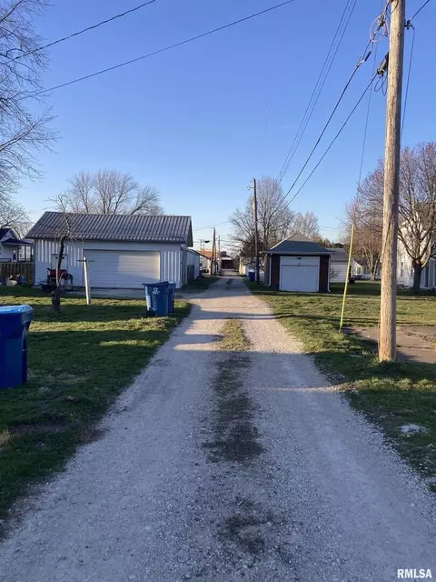 205 N School St, Atkinson, IL 61235 photo 21