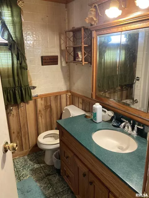 205 N School St, Atkinson, IL 61235 photo 5