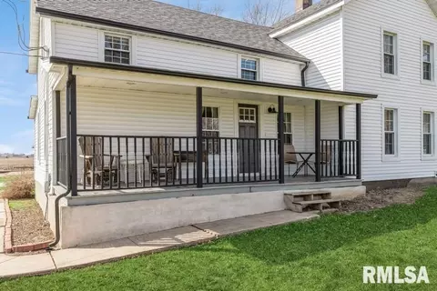 213 S State St, Atkinson, IL 61235 photo 2