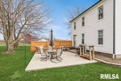 213 S State St, Atkinson, IL 61235 photo 7