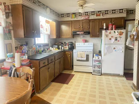 1902 N State St, Marion, IL 62959 photo 7