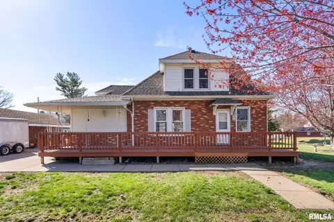 404 SE 5th St, Aledo, IL 61231
