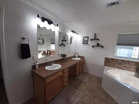 9041 Martin St, Christopher, IL 62822 photo 26