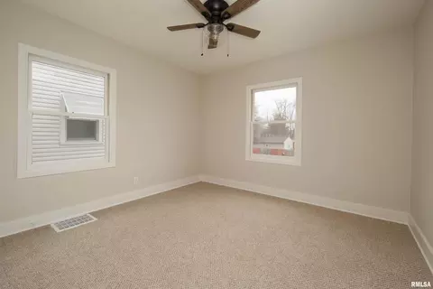 1905 31st St, Moline, IL 61265 photo 19