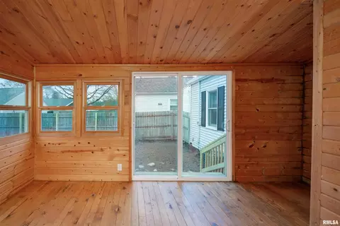 1905 31st St, Moline, IL 61265 photo 25