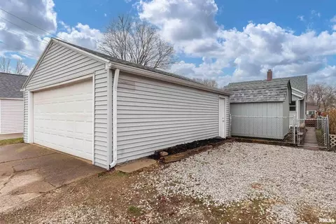 1905 31st St, Moline, IL 61265 photo 8