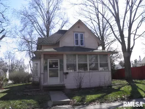 1101 W 14th St, Davenport, IA 52804