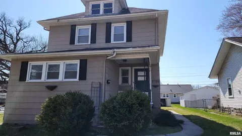 1101 29th St, Moline, IL 61265