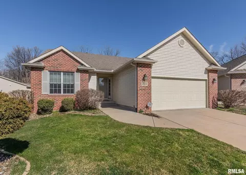 3411 74th Street Ct, Moline, IL 61265
