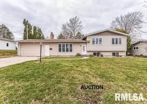 923 Ellen St, Cedar Falls, IA 50613