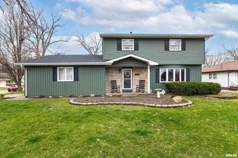 2906 Jersey Ridge Rd, Davenport, IA 52803