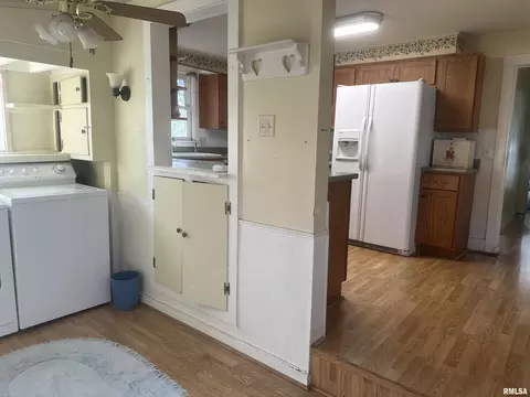 417 E Chestnut St, Geneseo, IL 61254 photo 9