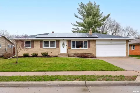2528 E Hayes St, Davenport, IA 52803