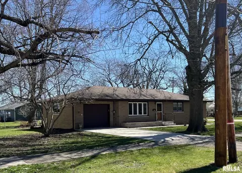 703 NE 3rd Ave, Galva, IL 61434