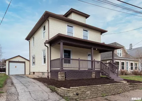 1611 28th Ave, Moline, IL 61265