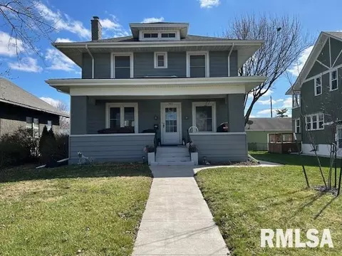 807 7th Ave S, Clinton, IA 52732