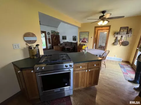 1322 Kent St, Kewanee, IL 61443 photo 22