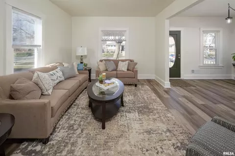 2118 15th St, Moline, IL 61265 photo 5