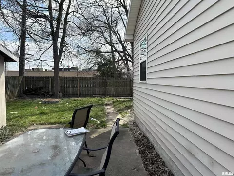 2206 44th St, Moline, IL 61265 photo 14