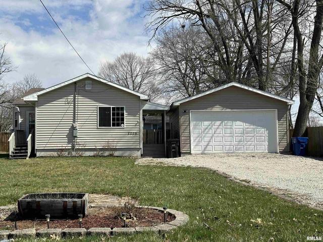 2206 44th St, Moline, IL 61265