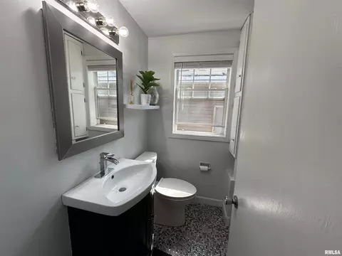 2206 44th St, Moline, IL 61265 photo 10